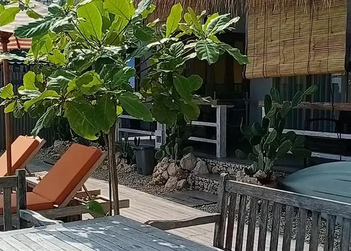 Vns Beachfront 4*